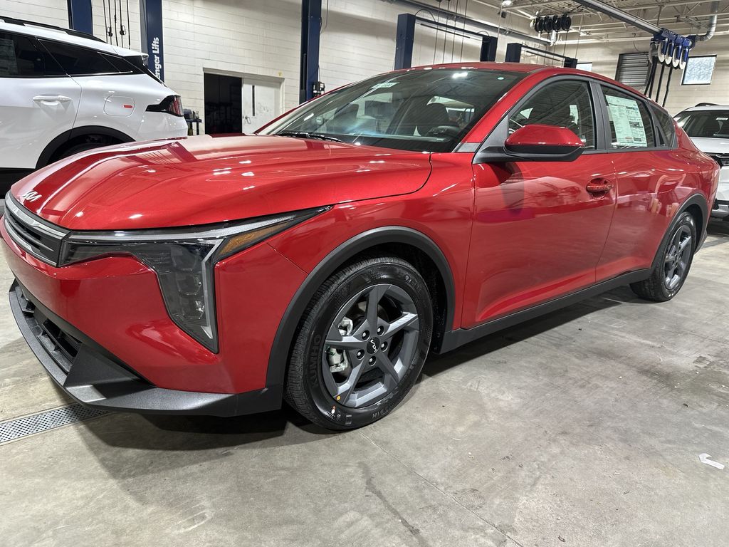 2025 Kia K4 LXS photo 4