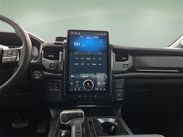 2023 Ford F-150 Lightning Platinum photo 11