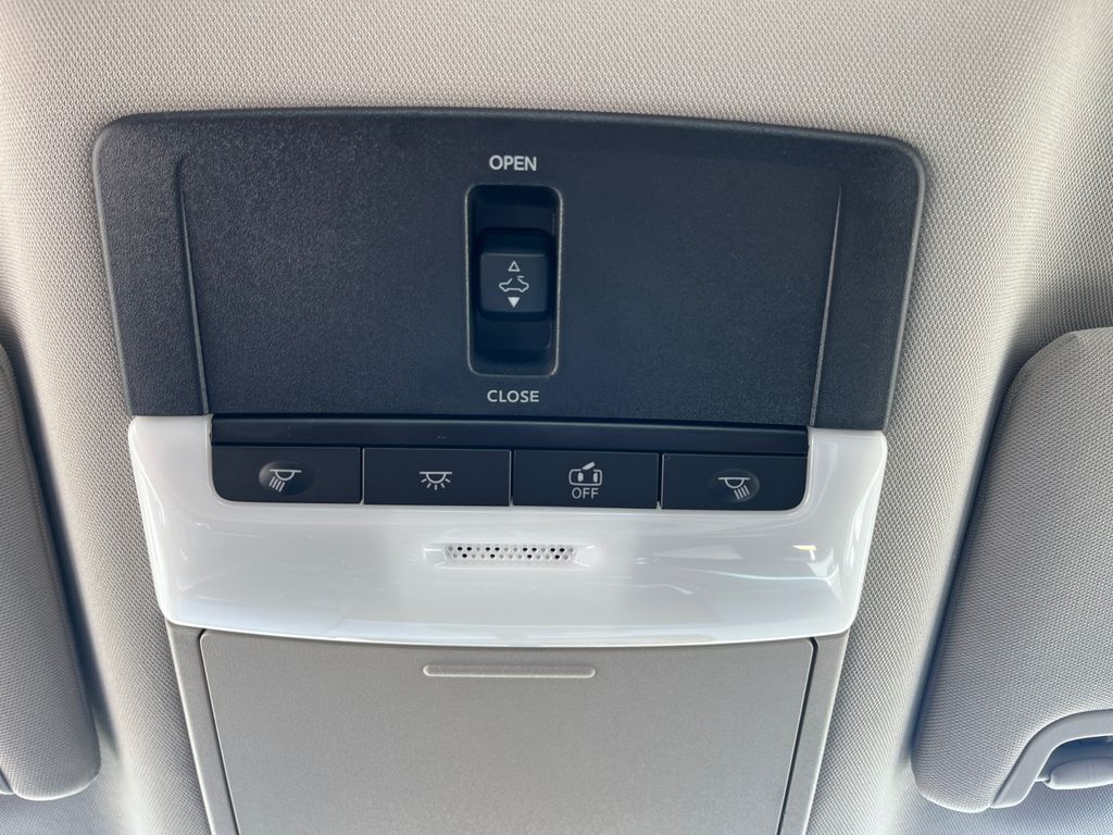 2025 Nissan Altima SV photo 22