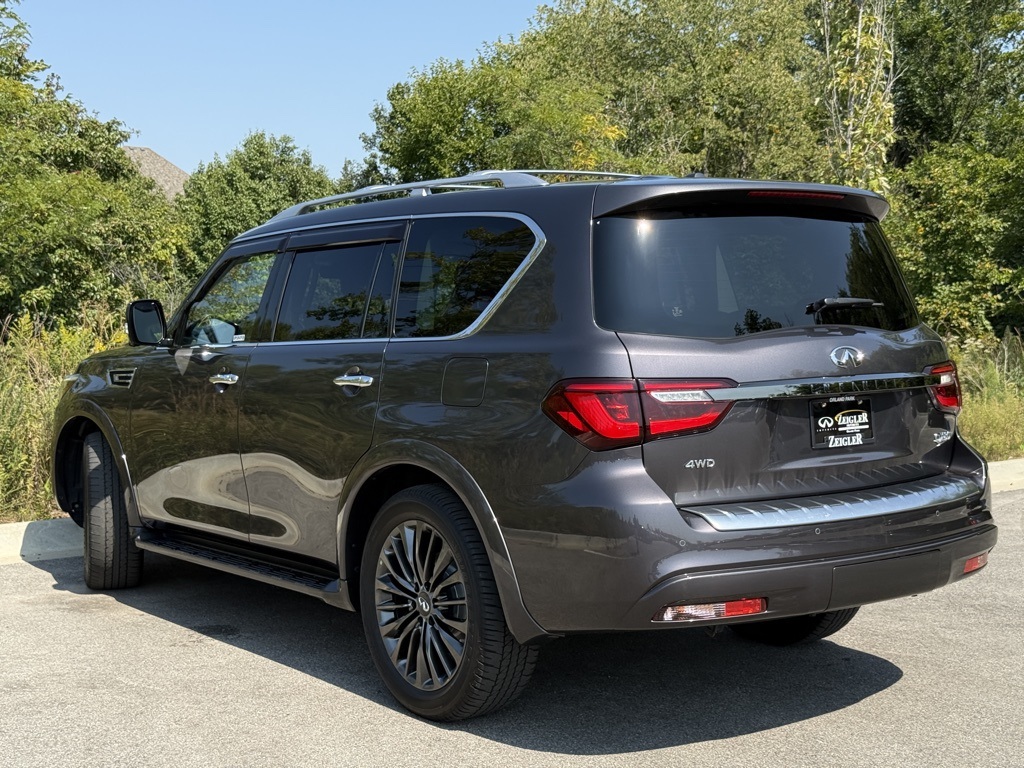 2023 Infiniti QX80 Premium Select photo 2