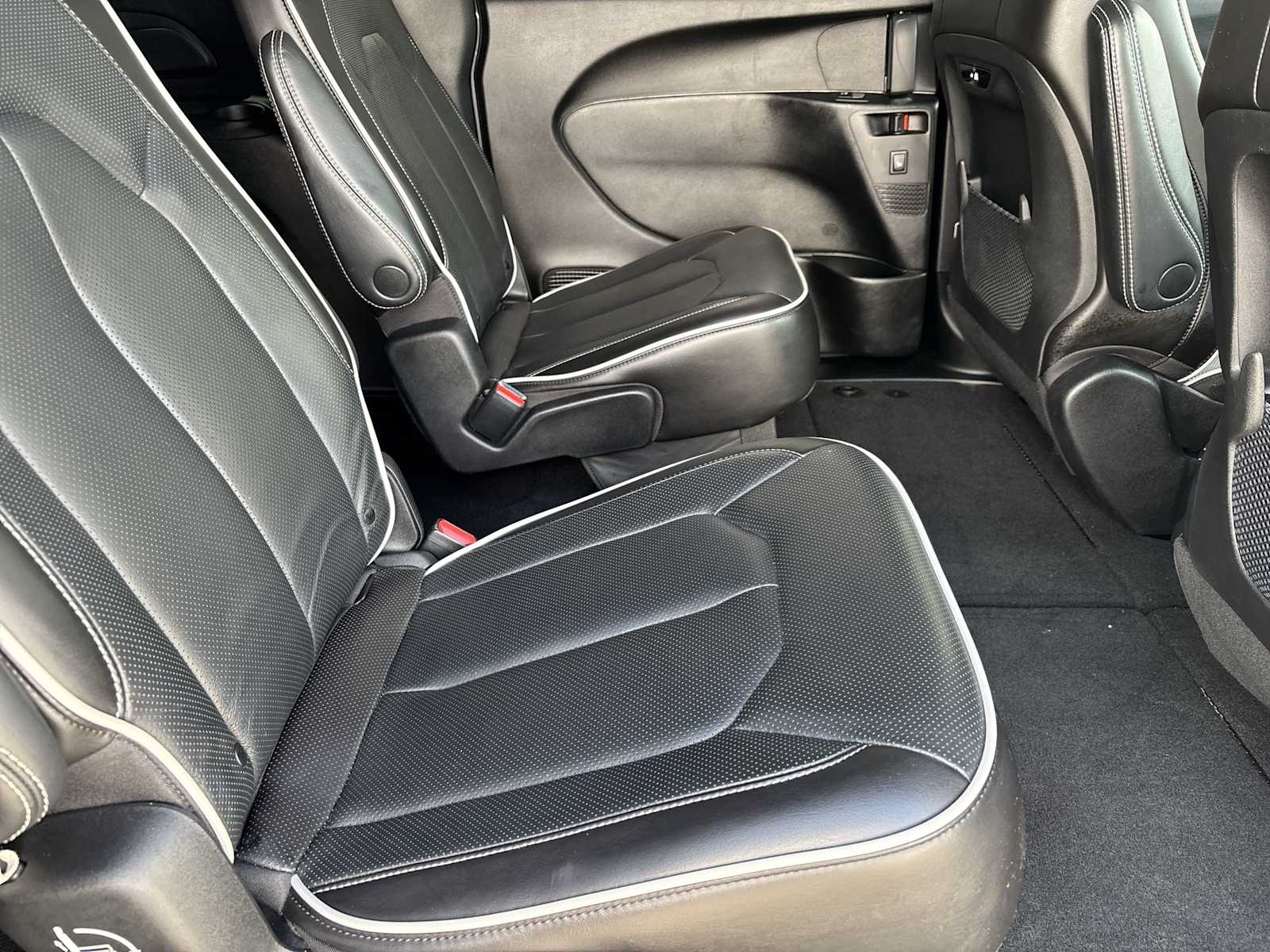 2023 Chrysler Pacifica Limited photo 15