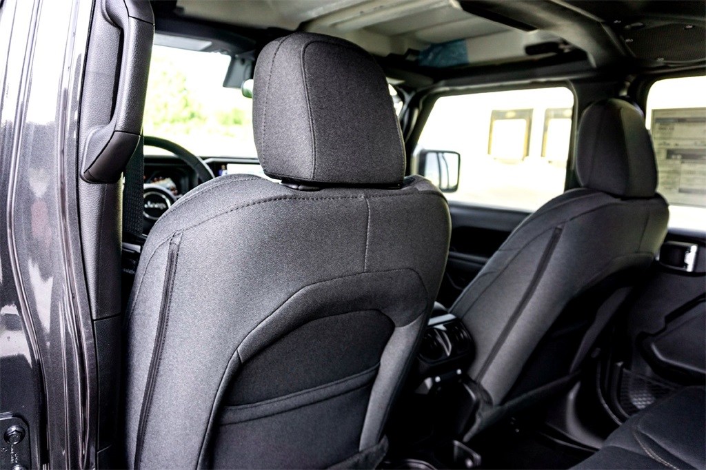 2025 Jeep Wrangler Sport S photo 18