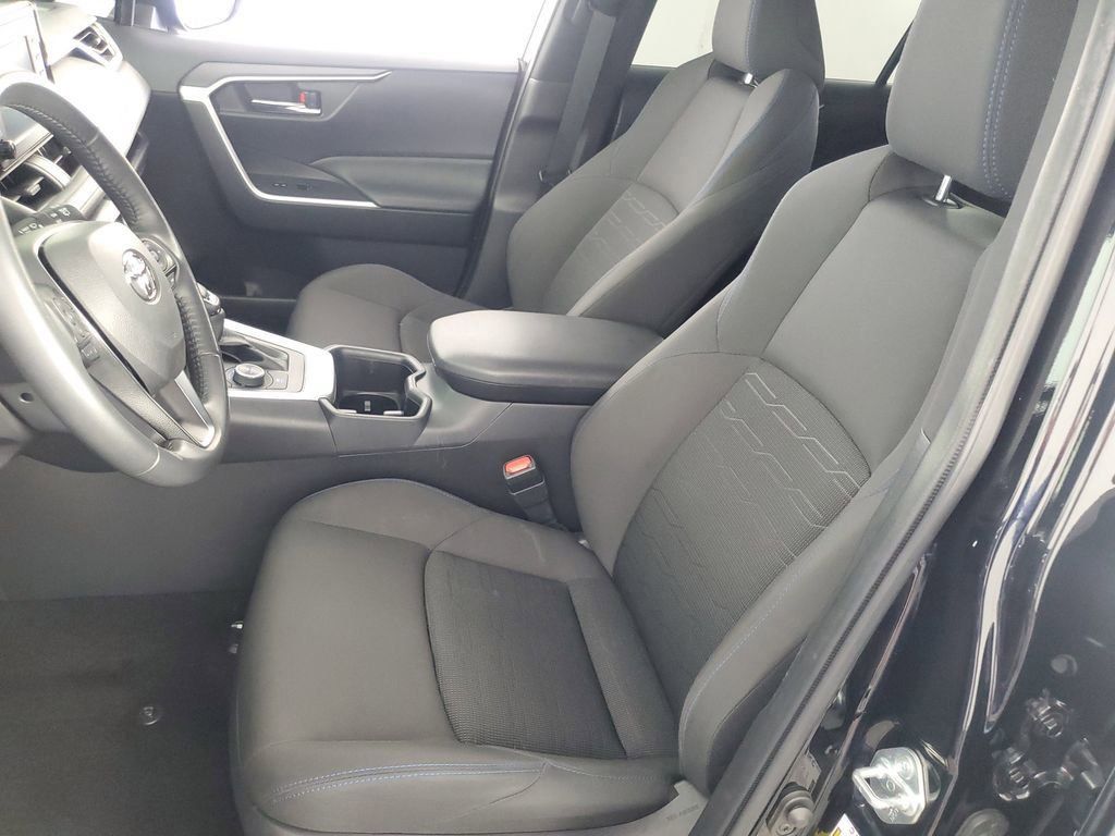 2022 Toyota RAV4 Hybrid SE photo 7