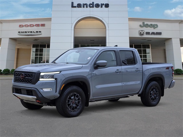 2023 Nissan Frontier PRO-4X's photo