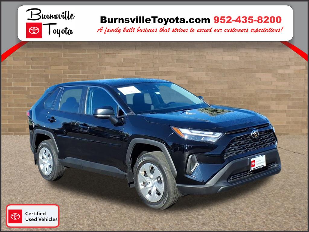 2023 Toyota RAV4 LE's photo
