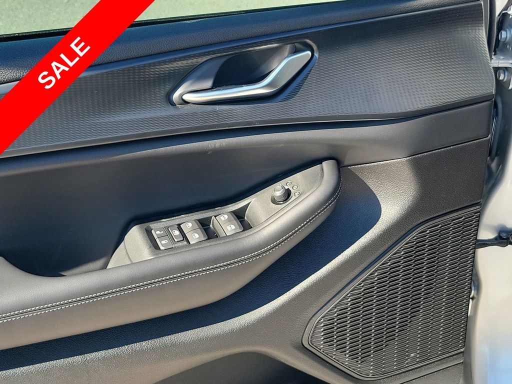 2025 Jeep Grand Cherokee Laredo Altitude photo 42