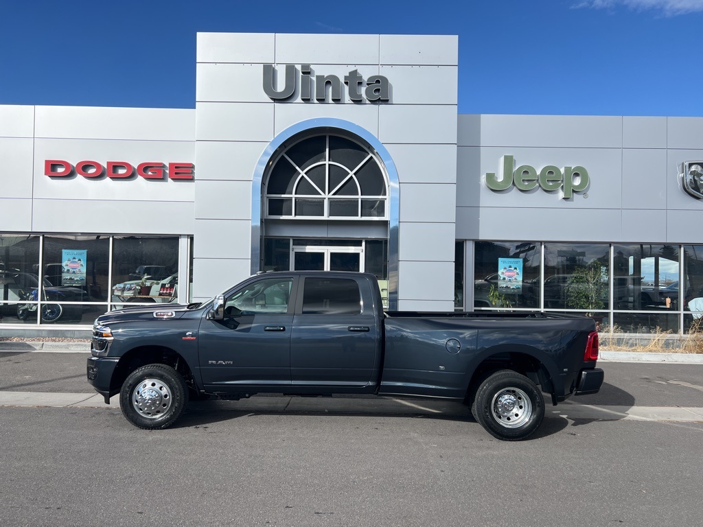 2026 RAM Ram 3500 Pickup Laramie's photo