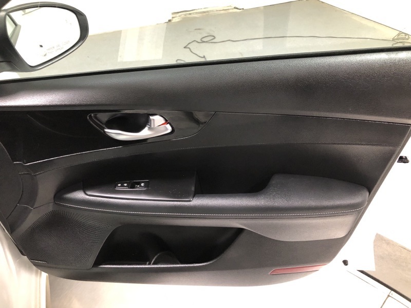 2023 Kia Forte GT-Line photo 13