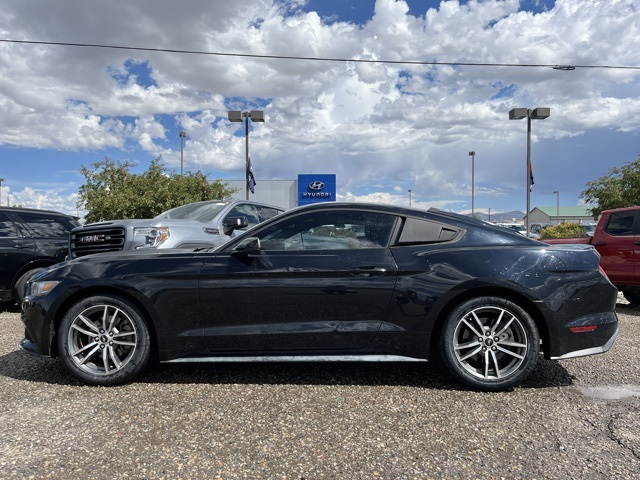 2016 Ford Mustang EcoBoost Premium photo 2