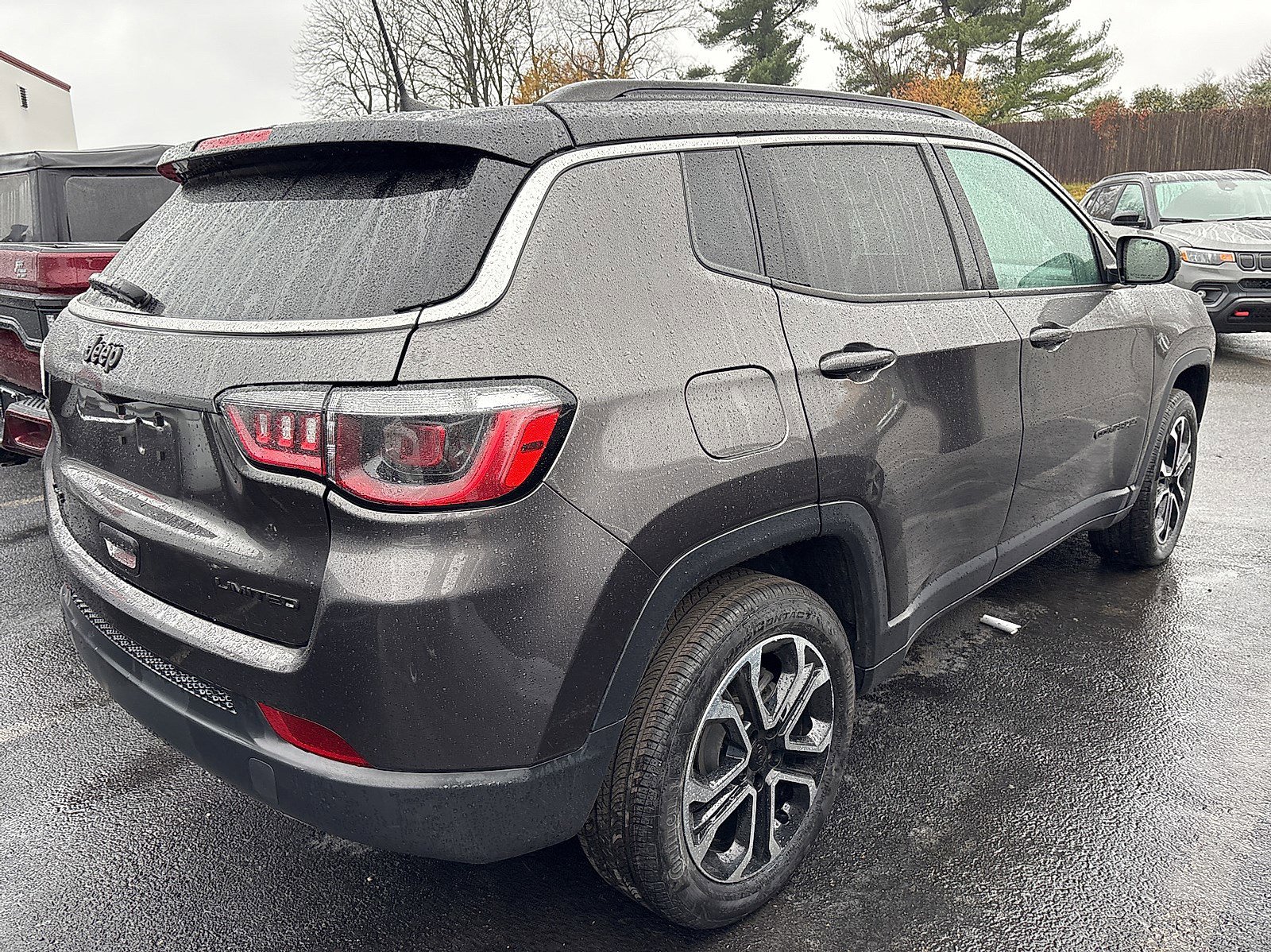 2023 Jeep Compass Limited photo 2