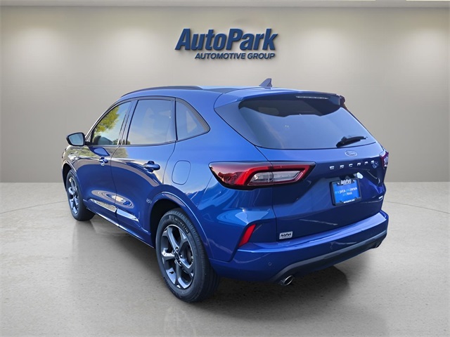 2023 Ford Escape ST-Line photo 4
