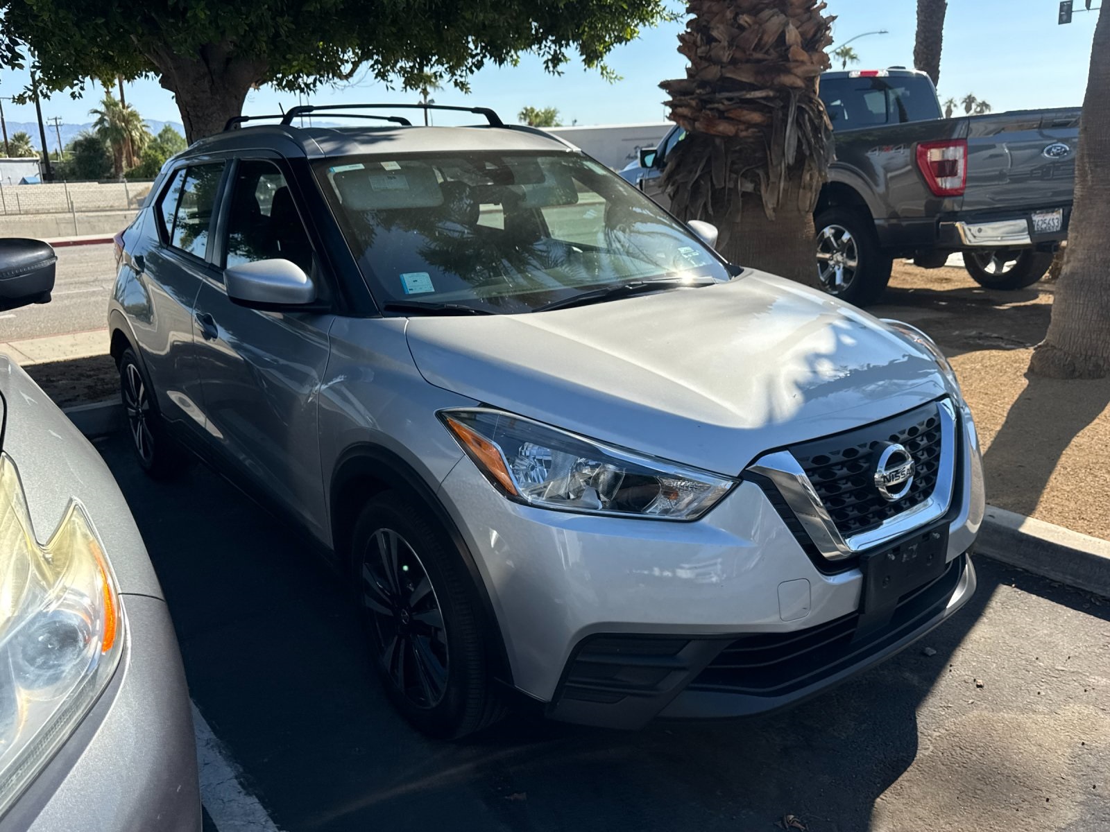 2020 Nissan Kicks SV photo 2