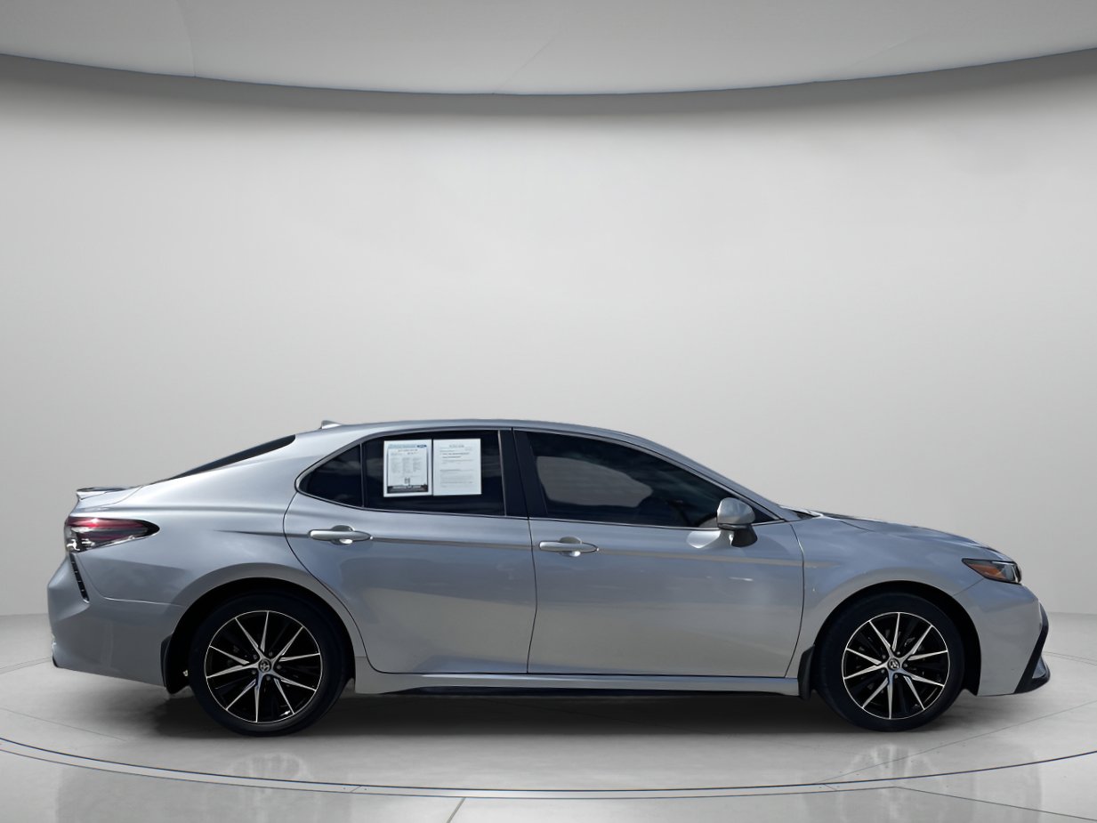 2024 Toyota Camry SE photo 2