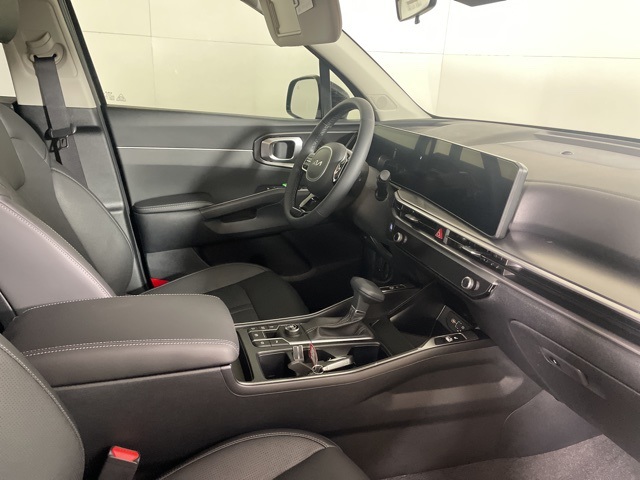 2025 Kia Sorento S photo 11
