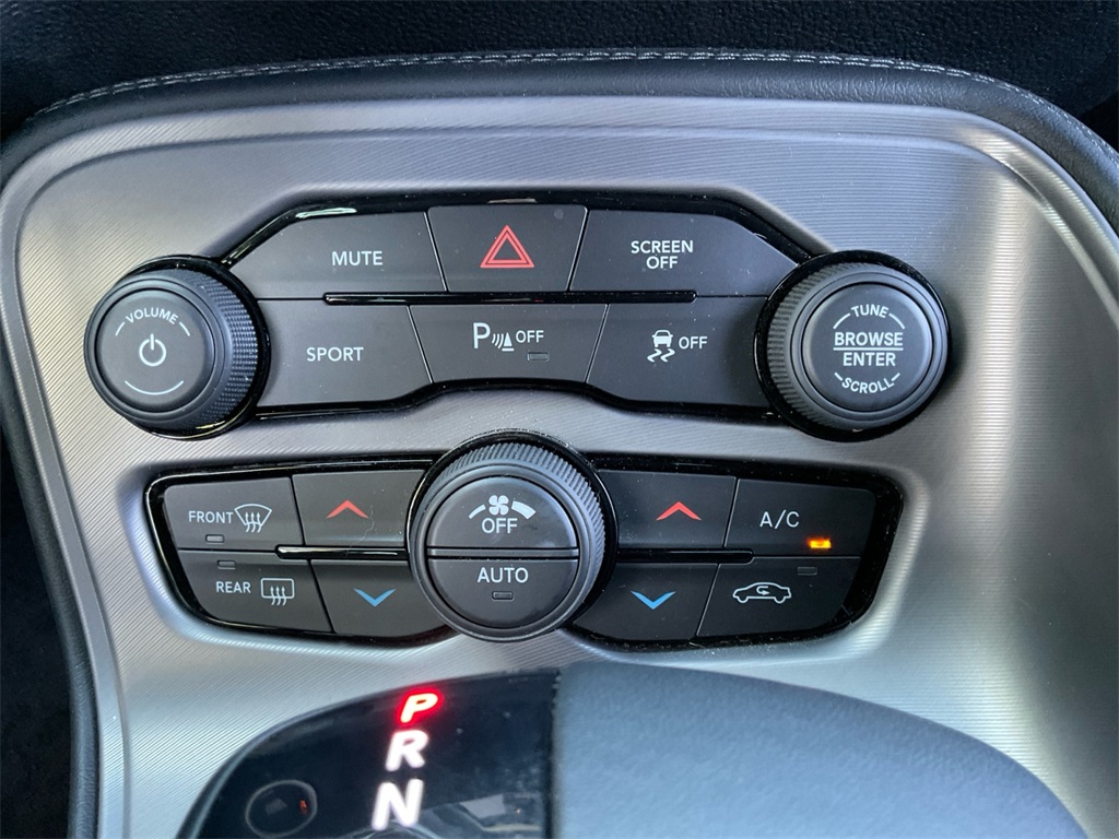 2023 Dodge Challenger R/T photo 21