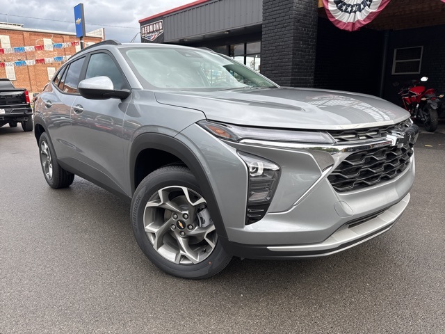 2026 Chevrolet Trax LT photo 2