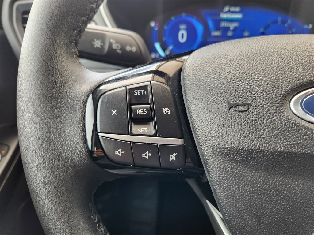 2022 Ford Escape SEL photo 26
