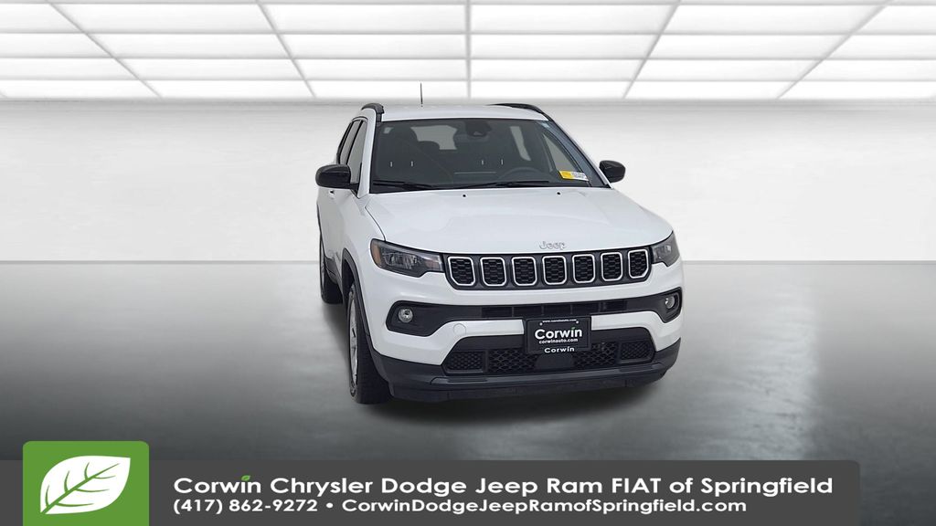 2024 Jeep Compass Latitude photo 4