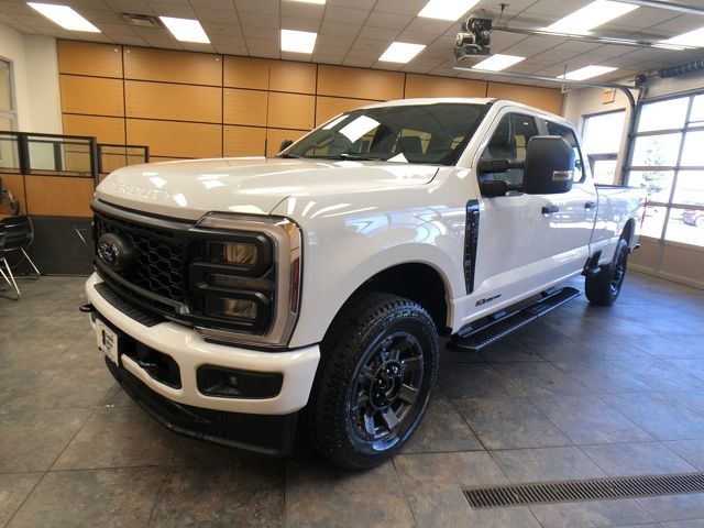 2026 Ford F-350 photo 4