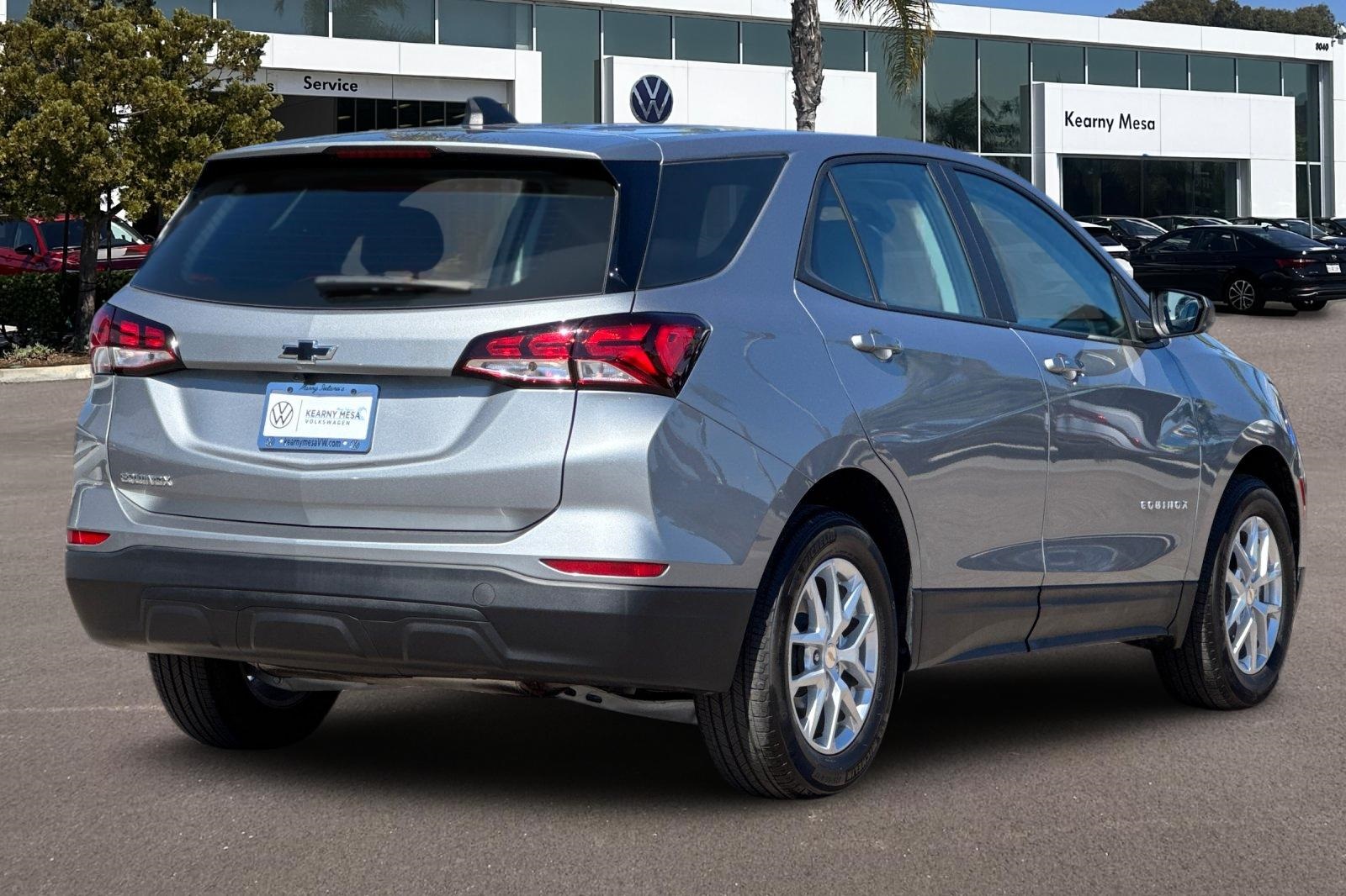 2024 Chevrolet Equinox LS photo 3