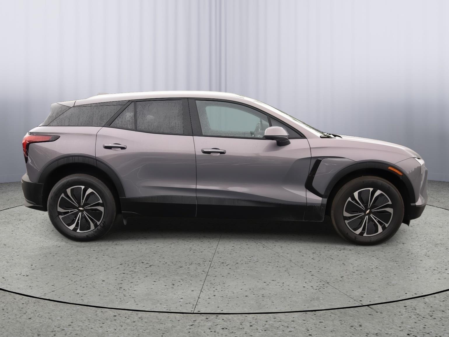 2025 Chevrolet Blazer EV photo 8