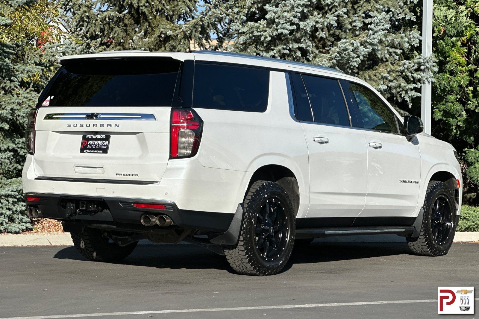 2023 Chevrolet Suburban Premier photo 4