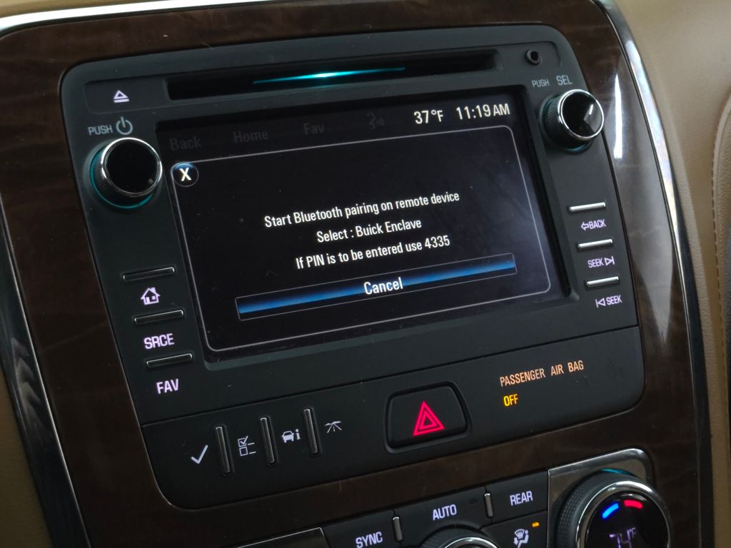 2017 Buick Enclave Leather photo 3