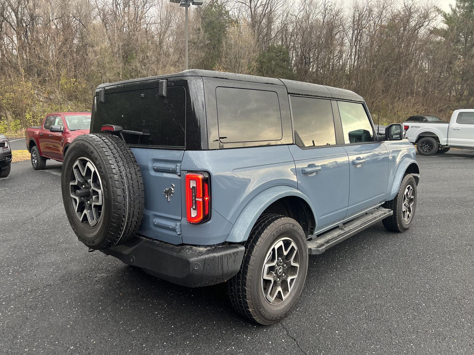 2024 Ford Bronco Outer Banks photo 3