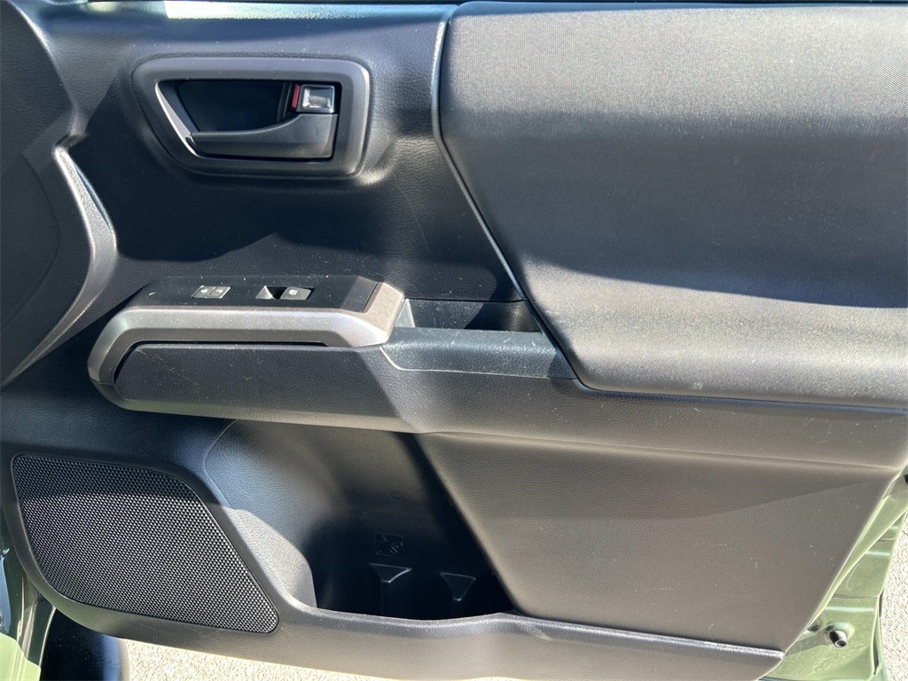 2021 Toyota Tacoma SR5 photo 23