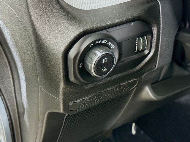 2025 Jeep Gladiator Willys photo 10