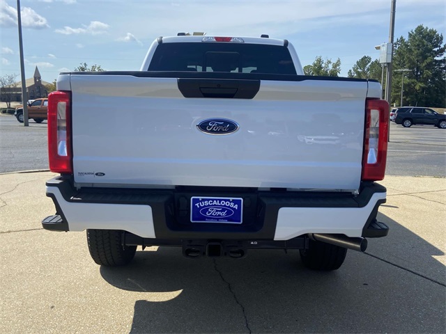2026 Ford F-250 photo 2
