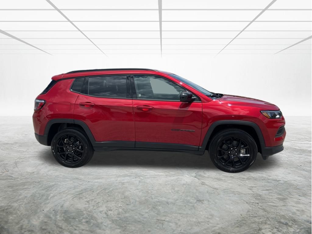 2025 Jeep Compass Latitude photo 3