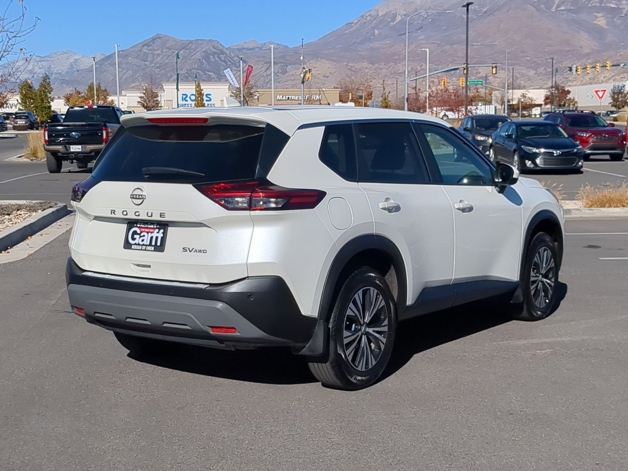 2023 Nissan Rogue SV photo 3