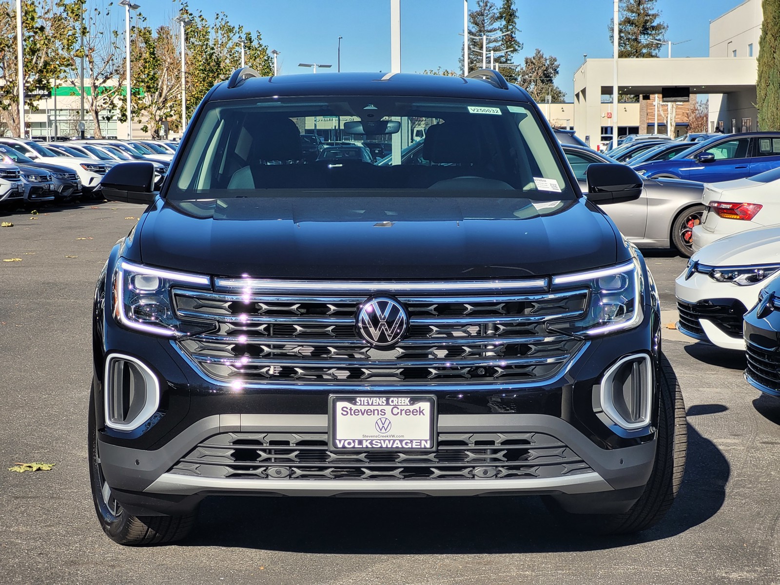 2025 Volkswagen Atlas SE Technology photo 2