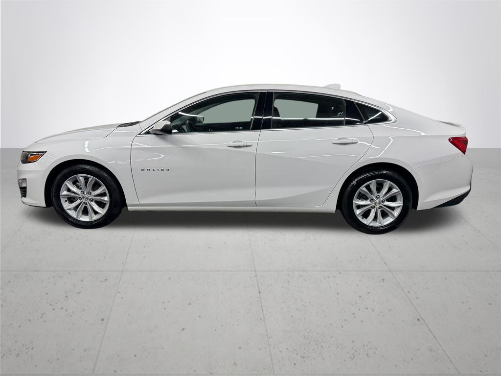 2023 Chevrolet Malibu 1LT photo 2