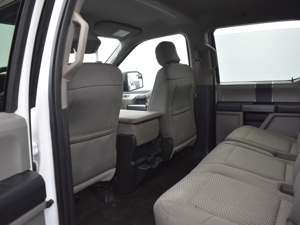 2015 Ford F-150 XLT photo 18