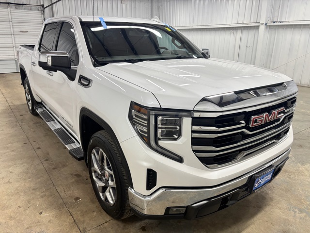2023 GMC Sierra 1500 SLT's photo