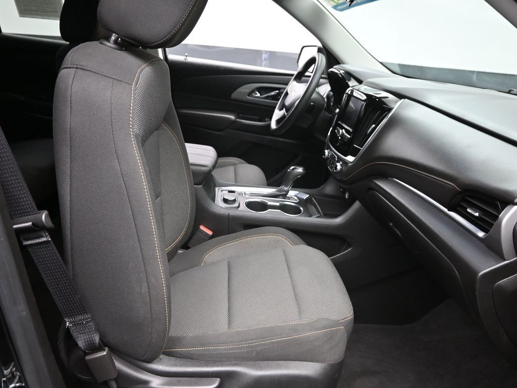 2020 Chevrolet Traverse LS photo 5