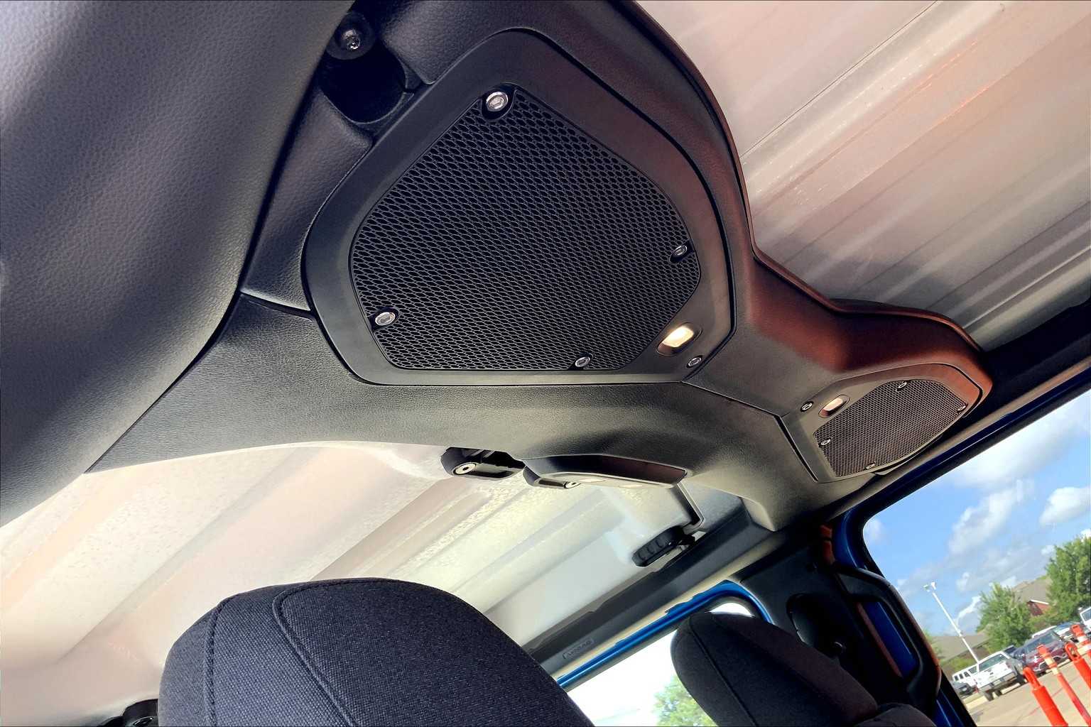 2025 Jeep Wrangler Sport S photo 15