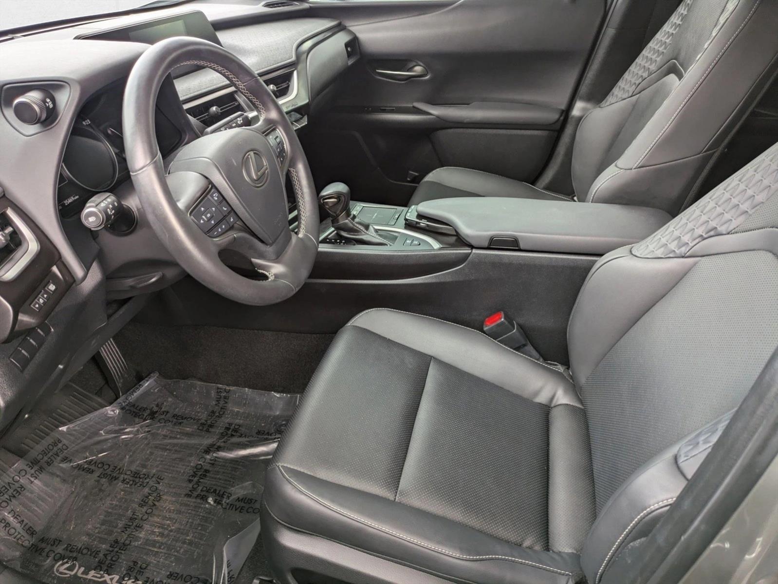 2021 Lexus UX 250h photo 16