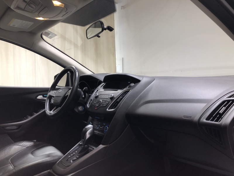 2016 Ford Focus SE photo 13