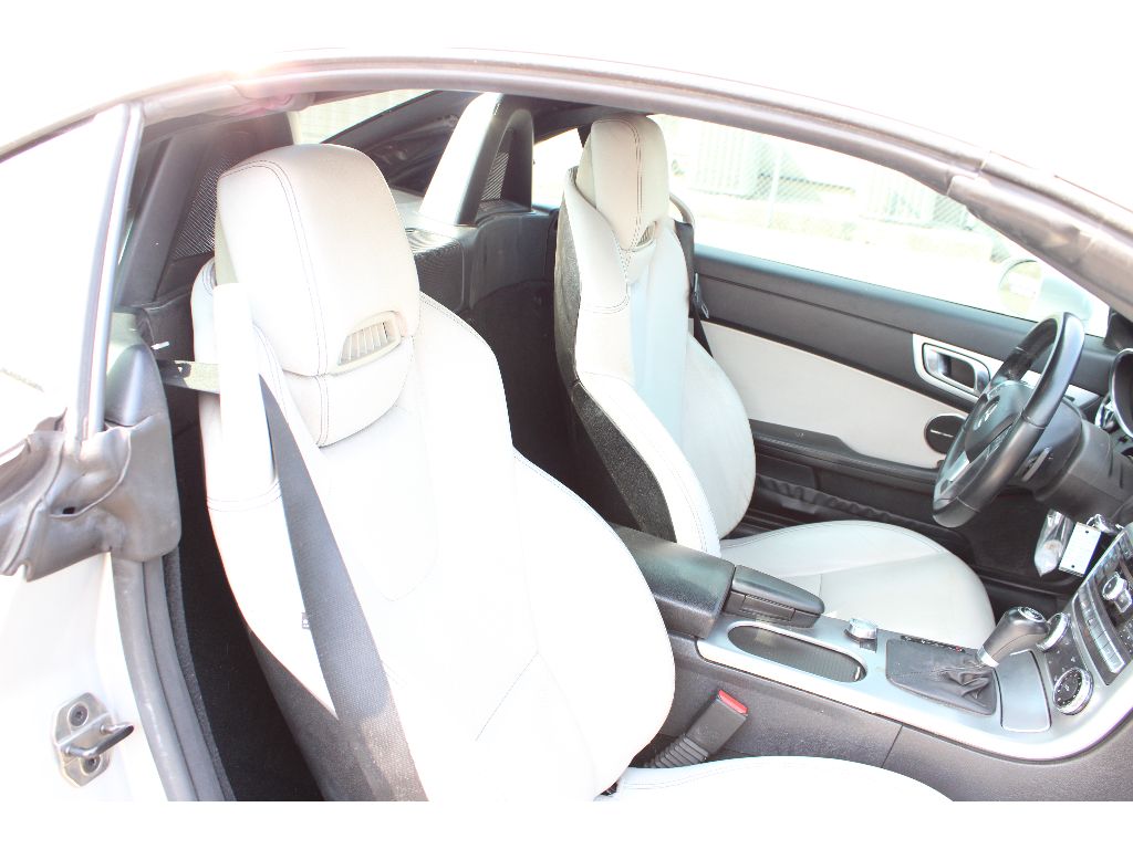 2013 Mercedes Benz SLK 250 photo 21
