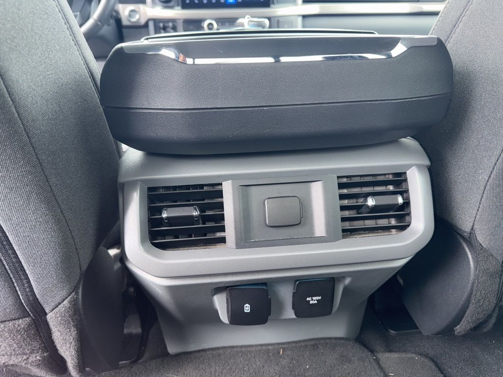 2024 Ford F-150 XLT photo 10