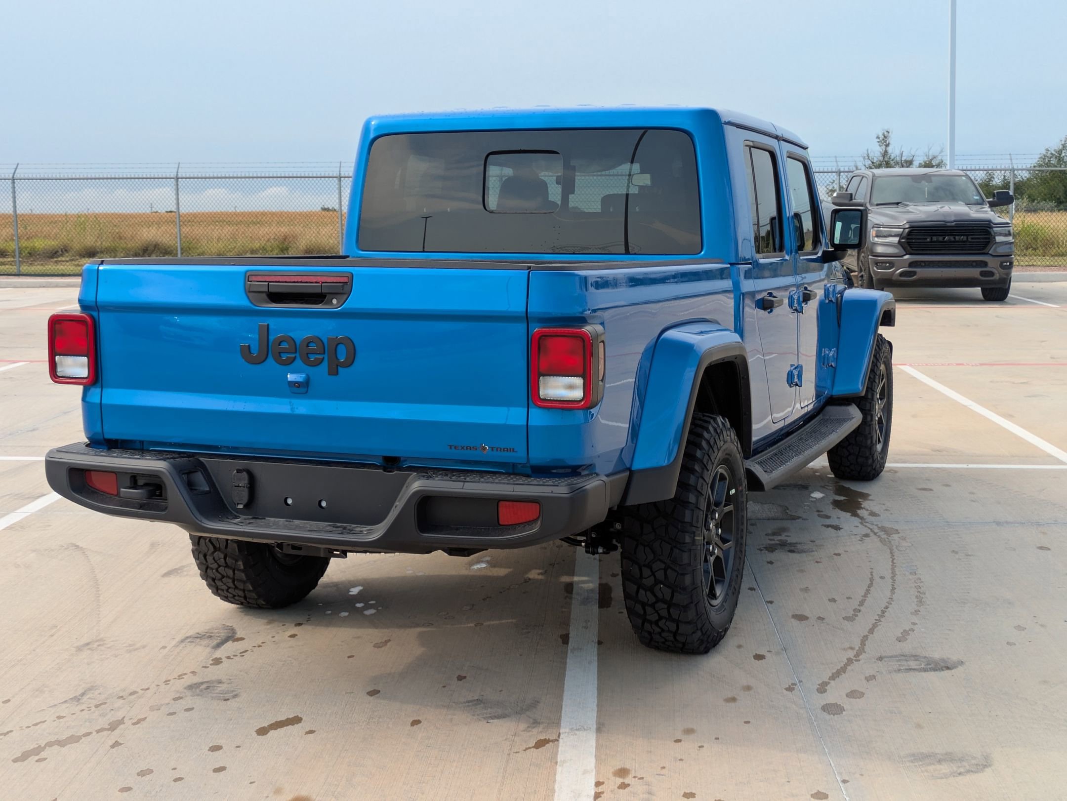 2025 Jeep Gladiator Texas Trail photo 4