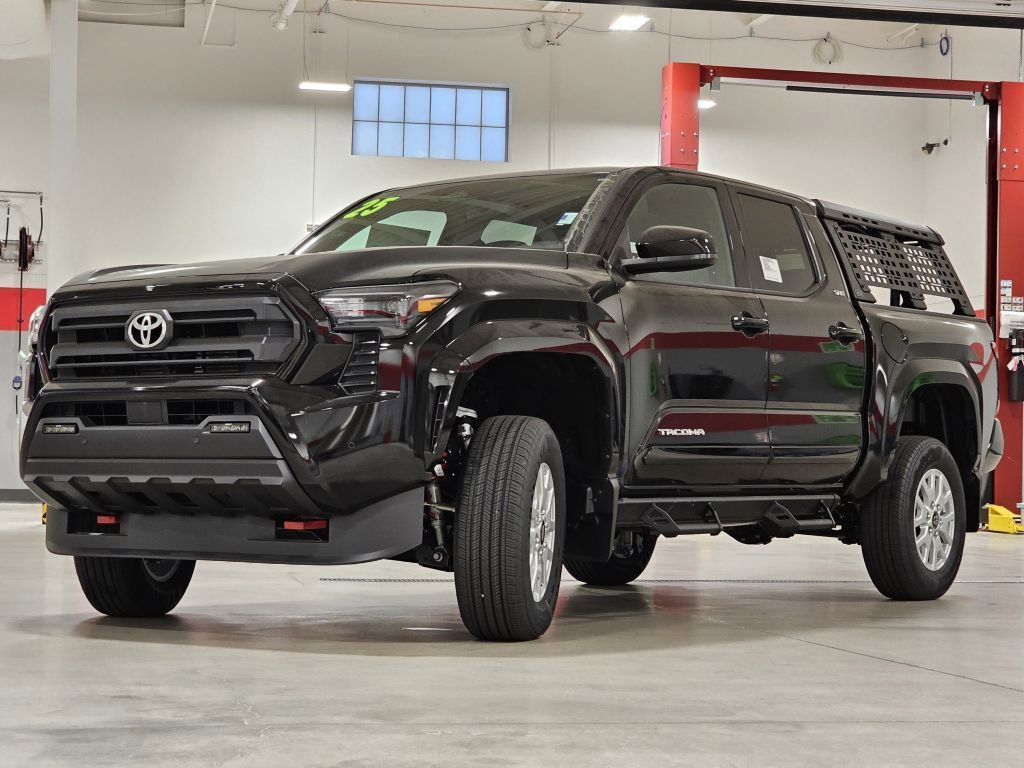 2025 Toyota Tacoma SR5 photo 7