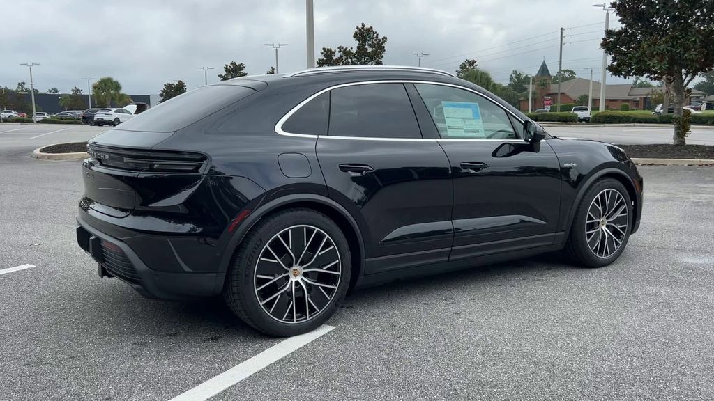 2024 Porsche Macan Electric 4 photo 8