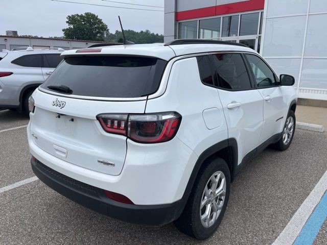 2024 Jeep Compass Latitude photo 4