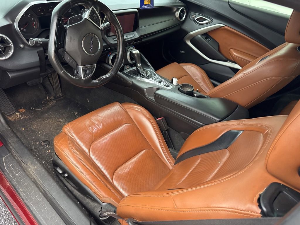 2016 Chevrolet Camaro 2LT photo 2