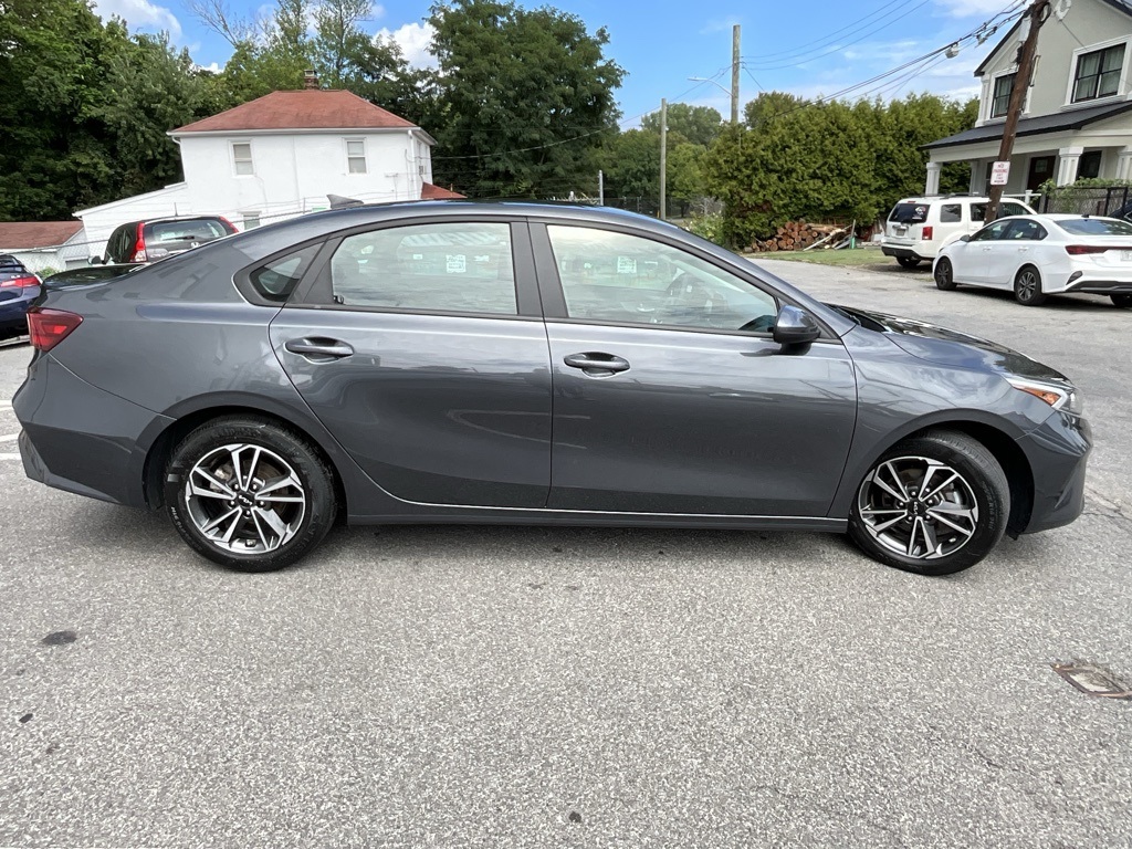 2023 Kia Forte LXS photo 9
