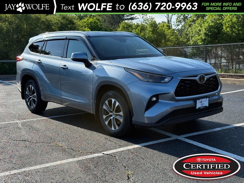 2022 Toyota Highlander XLE's photo